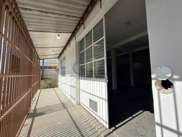 Loja com 300m², para alugar, no bairro Jardim Maria Clara em Salto de Pirapora
