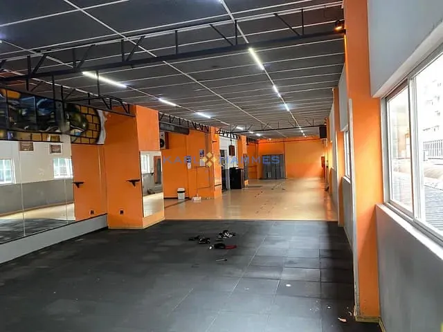 Sala com 515m², para alugar, no bairro Centro em Petrópolis
