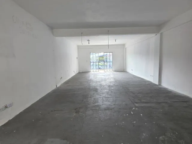 Sala com 65m², para alugar, no bairro Guaturinho em Cajamar