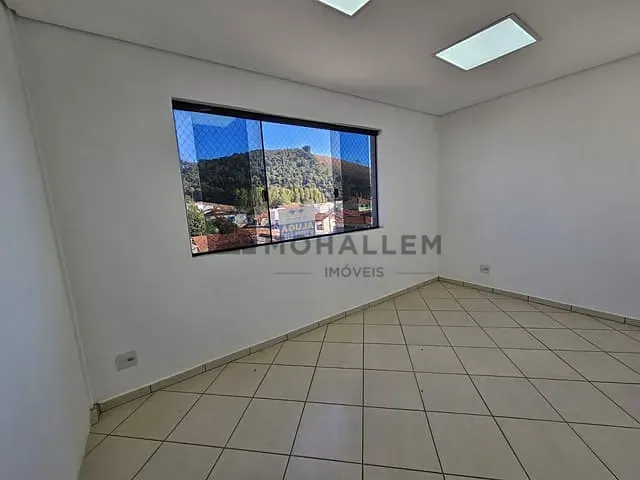 Sala para alugar, no bairro centro em Piranguinho