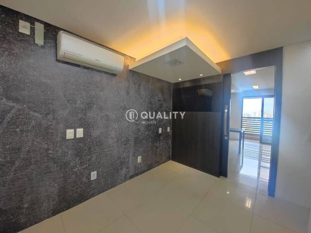Sala à venda, no bairro Pici em Fortaleza