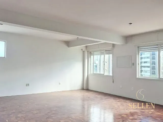 Sala com 62m², à venda, no bairro Petrópolis em Porto Alegre