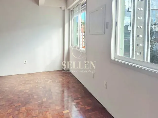 Sala com 62m², à venda, no bairro Petrópolis em Porto Alegre