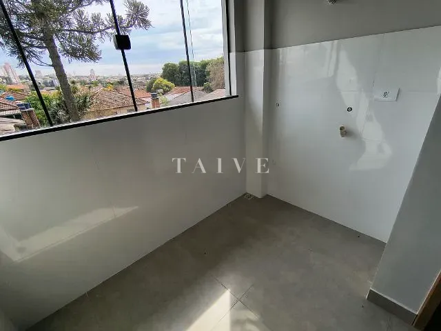 Sala com 38m², para alugar, no bairro Vila Casini em Londrina