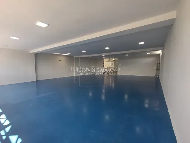Conjunto comercial com 132m², para alugar, no bairro Bacacheri em Curitiba