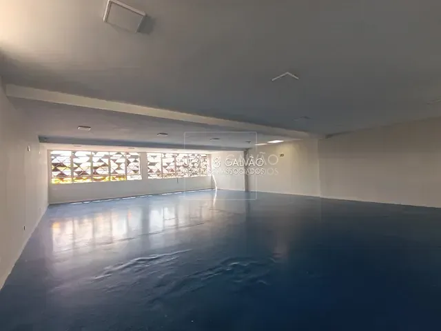 Conjunto comercial com 132m², para alugar, no bairro Bacacheri em Curitiba