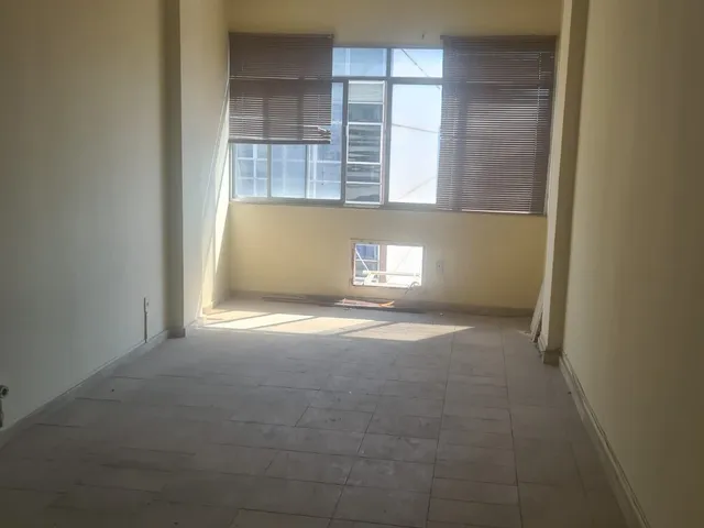 Sala à venda ou para alugar, no bairro Centro em Rio de Janeiro