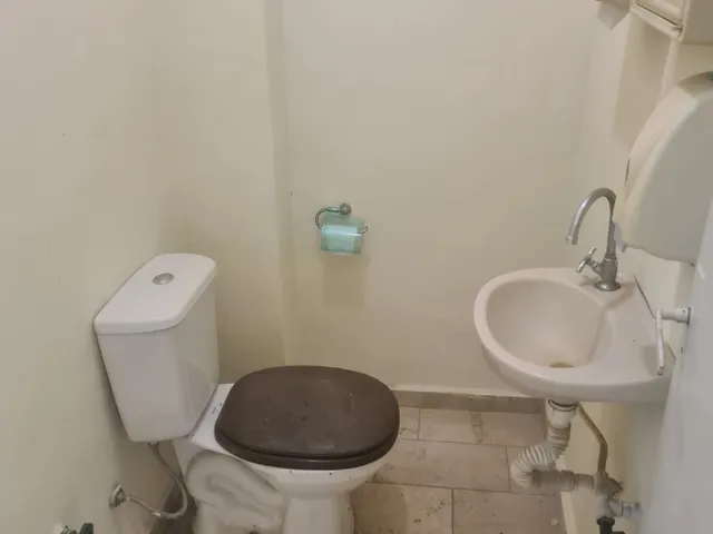 Sala à venda ou para alugar, no bairro Centro em Rio de Janeiro