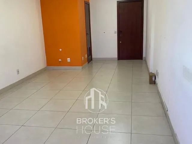 Sala à venda, no bairro Enseada do Suá em Vitória