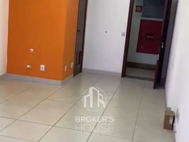 Sala à venda, no bairro Enseada do Suá em Vitória