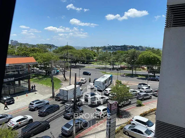 Sala à venda, no bairro Enseada do Suá em Vitória