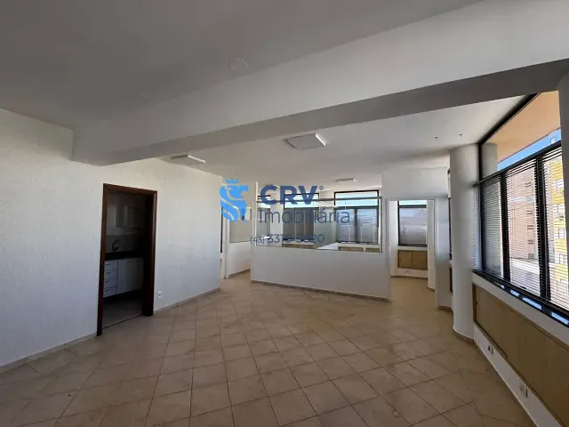 Sala com 120m², para alugar, no bairro Centro em Londrina