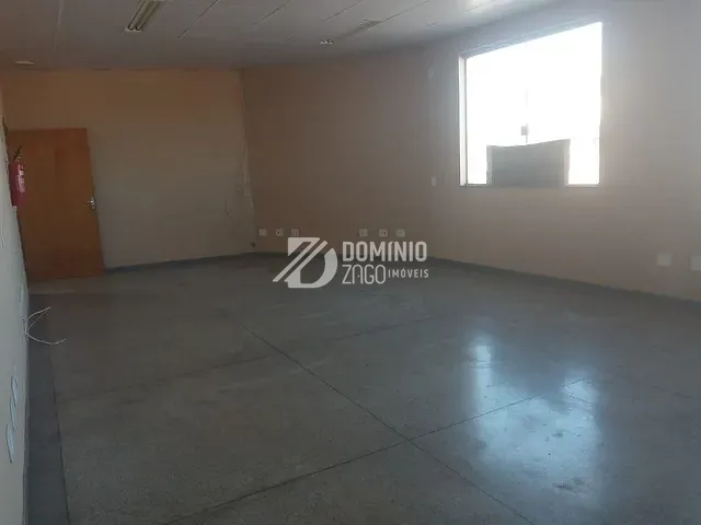 Sala com 318m², para alugar, no bairro Josa Bernardino II em Uberaba