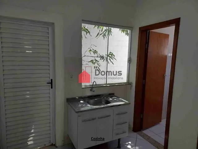 Sala com 10m², para alugar, no bairro Jardim do Ypê em Pindamonhangaba