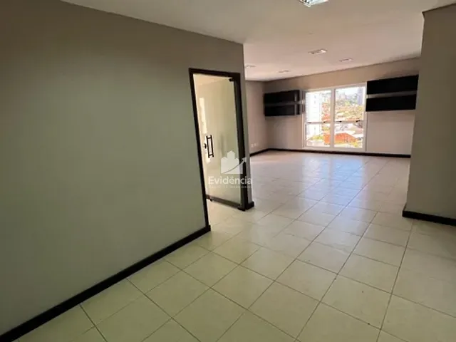 Sala com 107m², à venda, no bairro Centro em Londrina