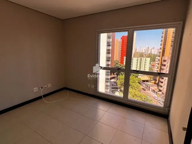 Sala com 107m², à venda, no bairro Centro em Londrina