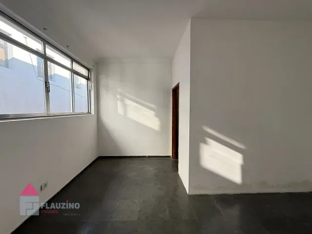 Sala com 22m², para alugar, no bairro Campo Limpo em São Paulo