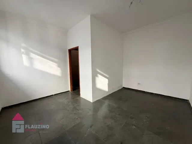 Sala com 22m², para alugar, no bairro Campo Limpo em São Paulo