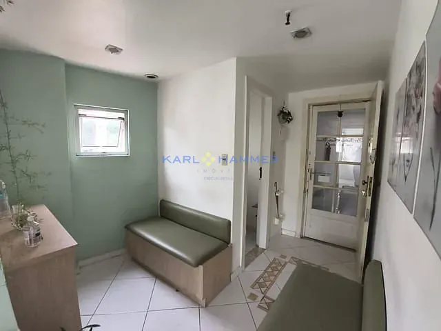 Sala à venda, no bairro Centro em Petrópolis