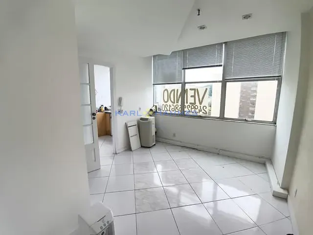 Sala à venda, no bairro Centro em Petrópolis