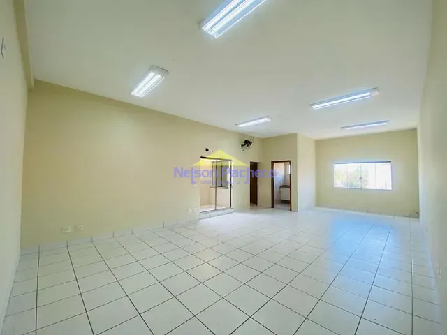 Sala com 1m², para alugar, no bairro Centro em Capivari