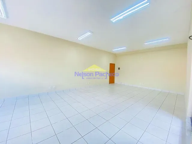 Sala com 1m², para alugar, no bairro Centro em Capivari