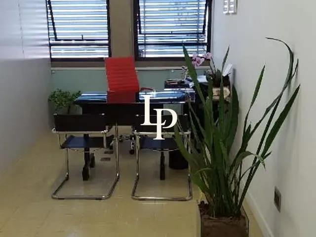 Sala à venda ou para alugar, no bairro Centro em Santo André