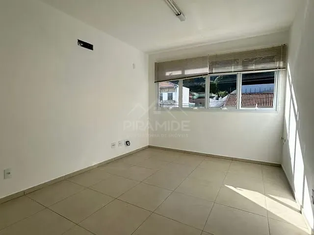 Sala para alugar, no bairro São Domingos em Poços de Caldas