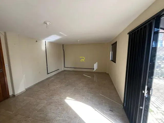 Sala com 30m², para alugar, no bairro Dos Estados em Guarapuava