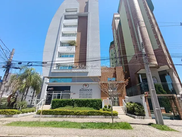 Conjunto comercial com 88m², para alugar, no bairro Centro em Curitiba