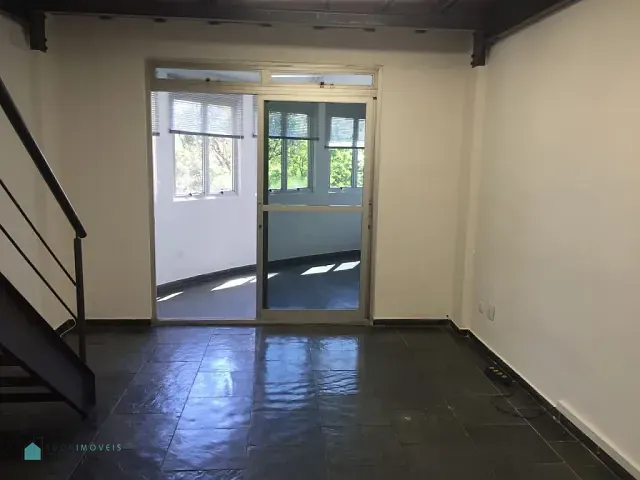 Sala à venda, no bairro Vila Romana em São Paulo