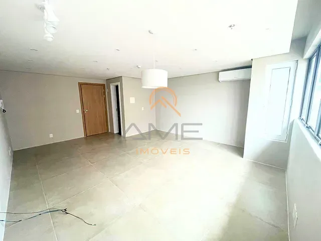 Sala à venda ou para alugar, no bairro São Gonçalo em Pelotas