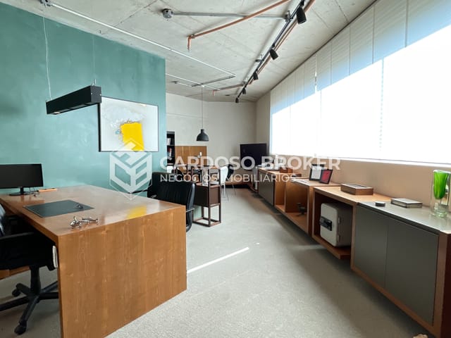 Sala com 59m², para alugar, no bairro Dezoito do Forte Empresarial/Alphaville. em Barueri