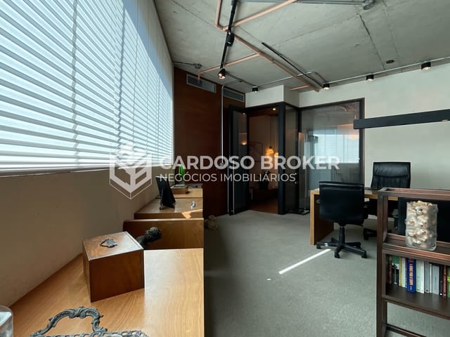 Sala com 59m², para alugar, no bairro Dezoito do Forte Empresarial/Alphaville. em Barueri
