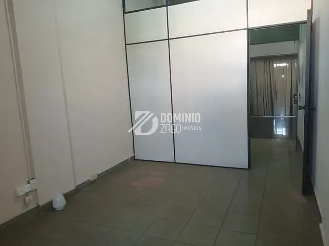 Sala para alugar, no bairro Mercês em Uberaba
