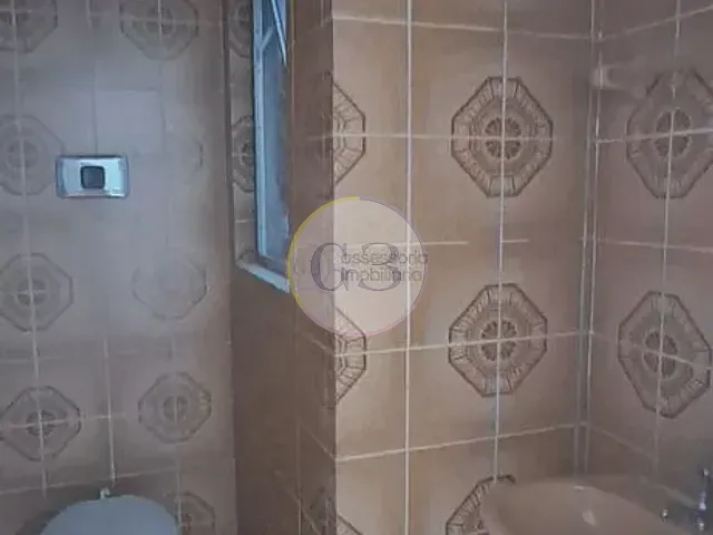 Sala à venda ou para alugar, no bairro Centro em Pelotas