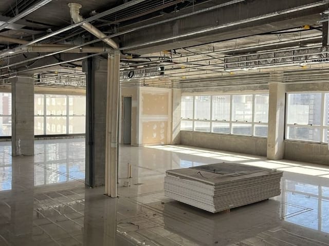 Sala com 612m², para alugar, no bairro Gleba Palhano em Londrina