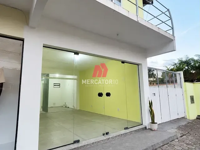 Sala para alugar, no bairro Água Verde em Blumenau