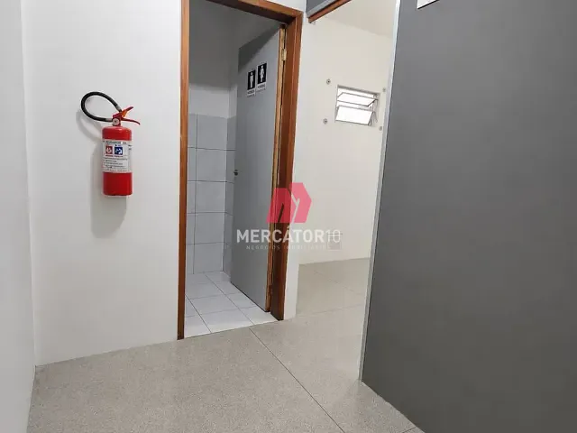 Sala para alugar, no bairro Água Verde em Blumenau