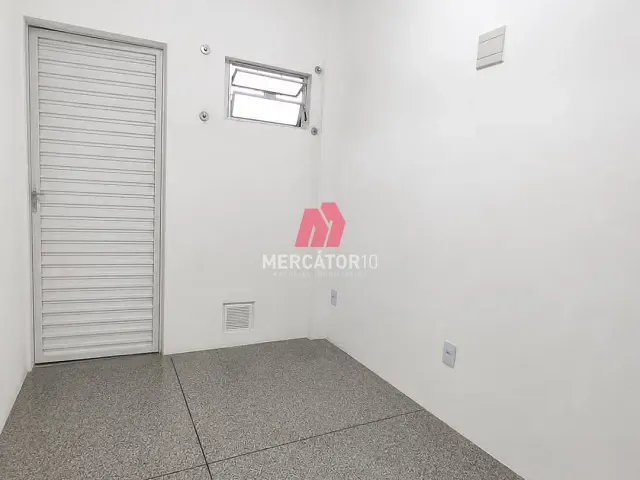 Sala para alugar, no bairro Água Verde em Blumenau