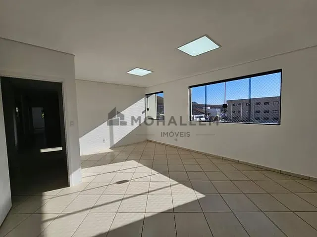 Sala para alugar, no bairro centro em Piranguinho