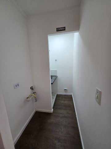 Sala para alugar, no bairro Jardim Santa Edwiges (Capela do Socorro) em São Paulo