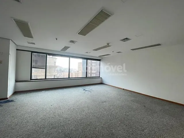 Sala com 147m², para alugar, no bairro Centro em Rio de Janeiro