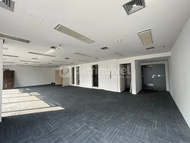 Sala com 147m², para alugar, no bairro Centro em Rio de Janeiro