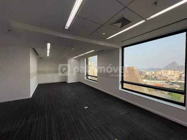 Sala com 147m², para alugar, no bairro Centro em Rio de Janeiro