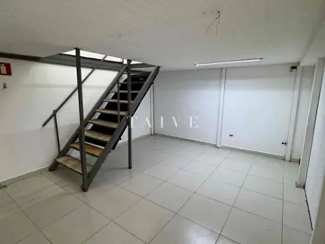 Sala para alugar, no bairro Centro em Londrina