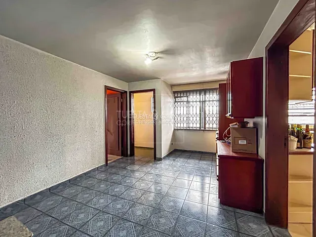 Sala com 324m² 3 quartos e 2 banheiros, para alugar, no bairro Lindóia em Curitiba