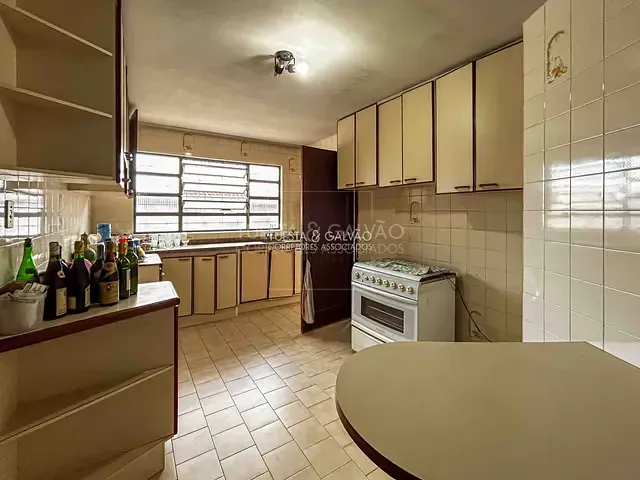 Sala com 324m² 3 quartos e 2 banheiros, para alugar, no bairro Lindóia em Curitiba