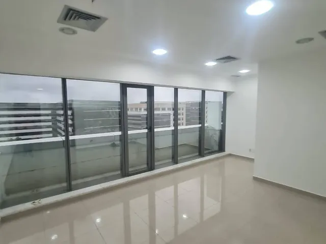 Sala com 36m², para alugar, no bairro Jacarepaguá em Rio de Janeiro
