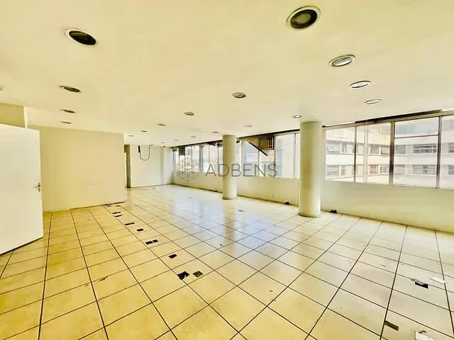 Sala à venda ou para alugar, no bairro Centro em São Paulo